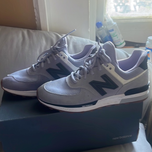 New Balance sneaker u.s.a. size5 new and in box - Picture 3 of 7